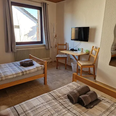 Monteurwohnung - Parkplatz, Wlan & Kueche 公寓