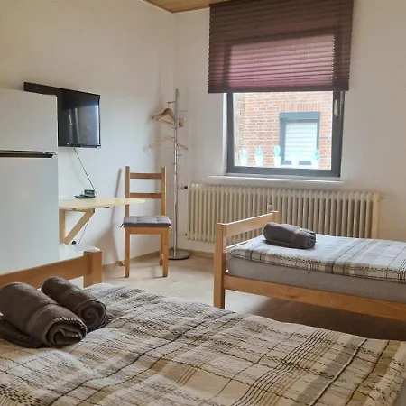 Monteurwohnung - Parkplatz, Wlan & Kueche *